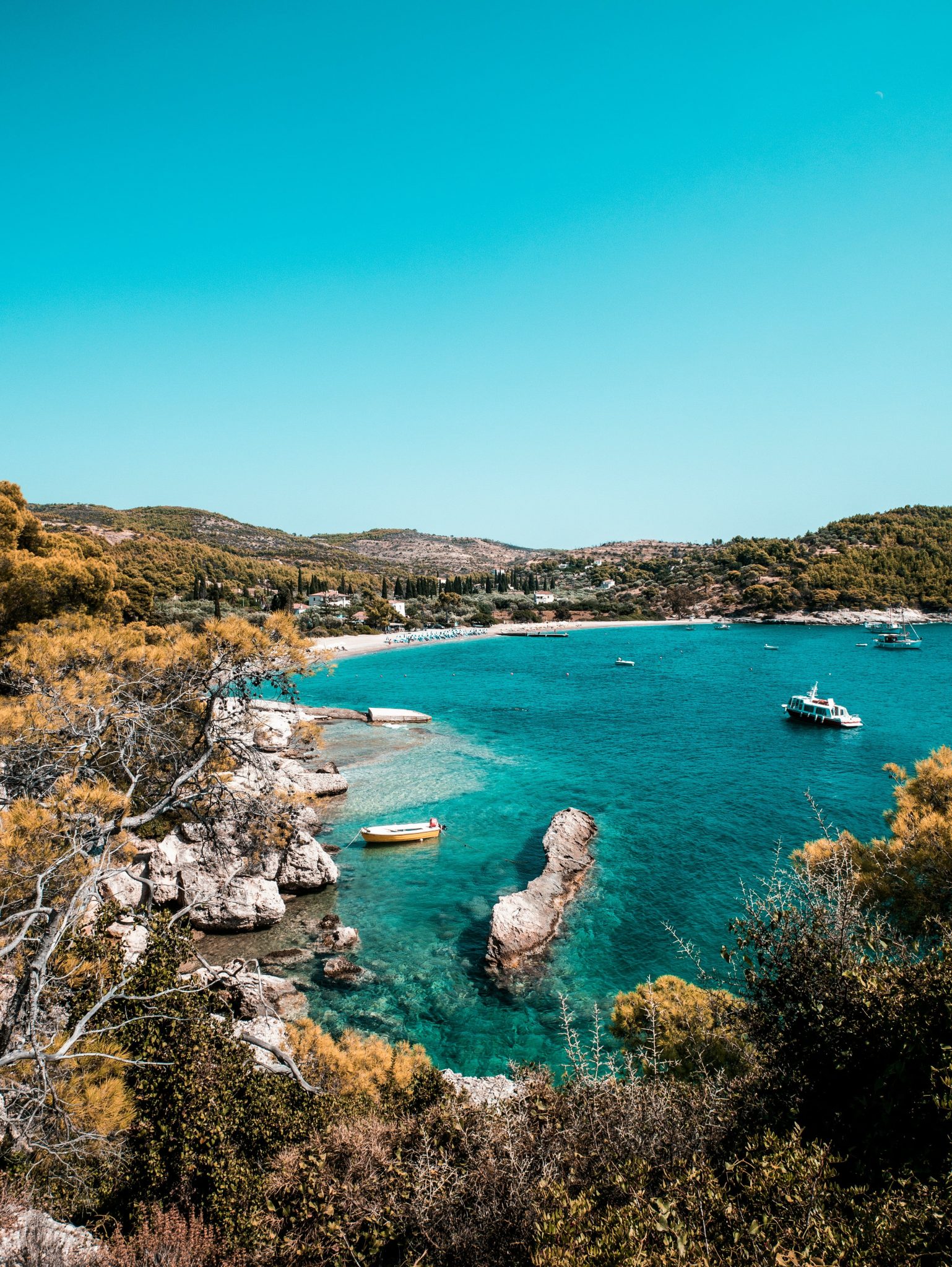 ramon-kagie-AUfJ2OJ2ZMs-unsplash-min